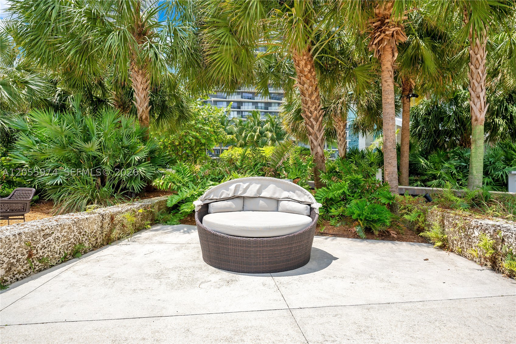 88 SW 7th St #PH 4303 Miami, FL 33130