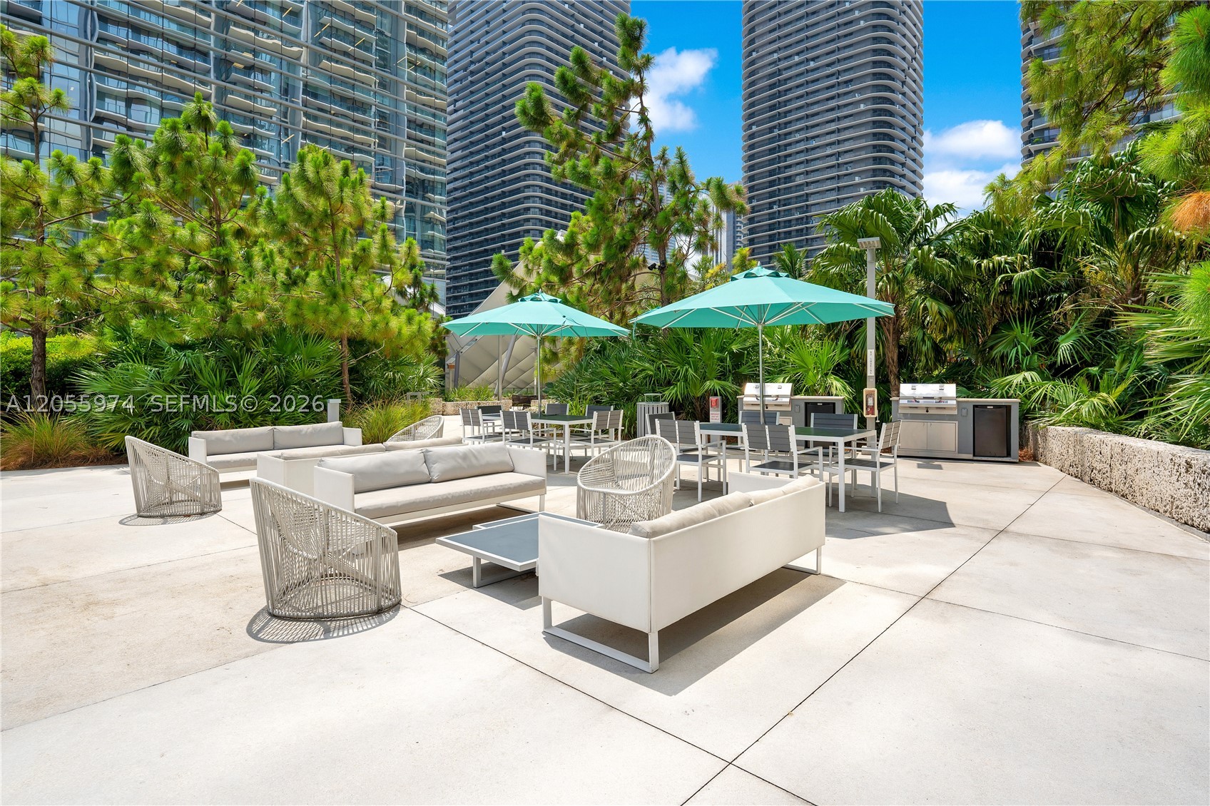 88 SW 7th St #PH 4303 Miami, FL 33130