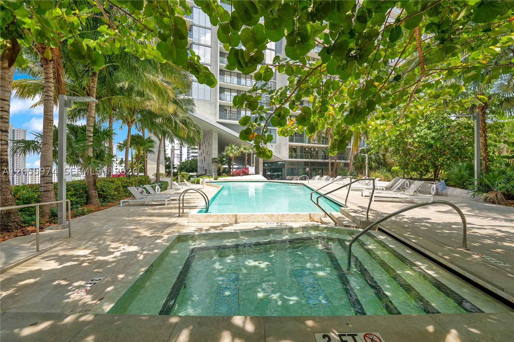 88 SW 7th St #PH 4303 Miami, FL 33130