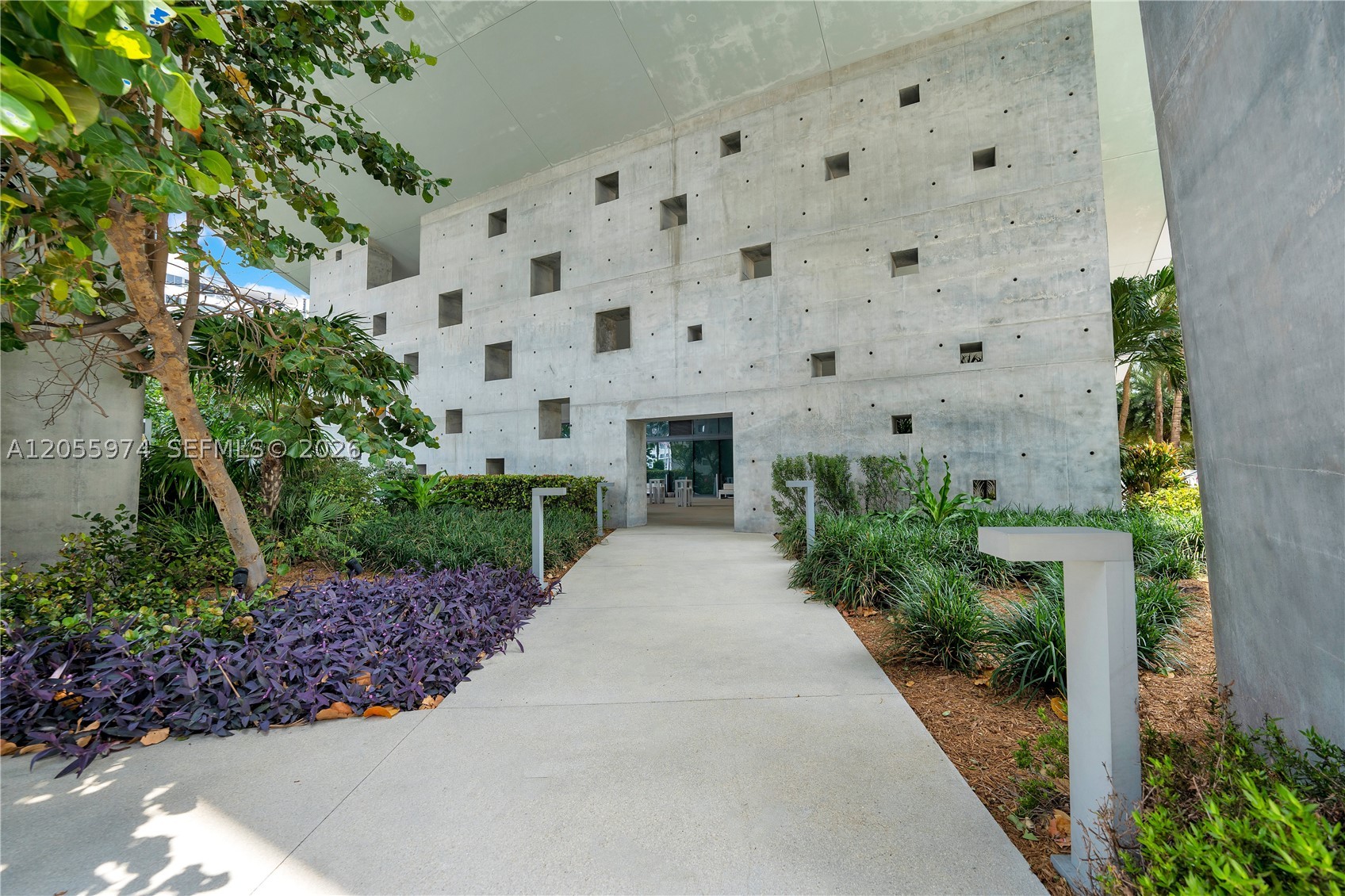 88 SW 7th St #PH 4303 Miami, FL 33130