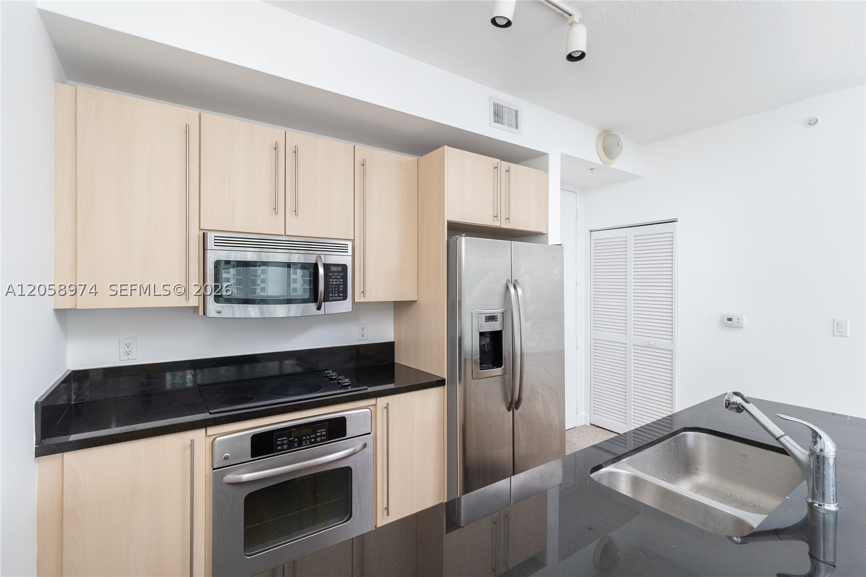image Axis on Brickell North3