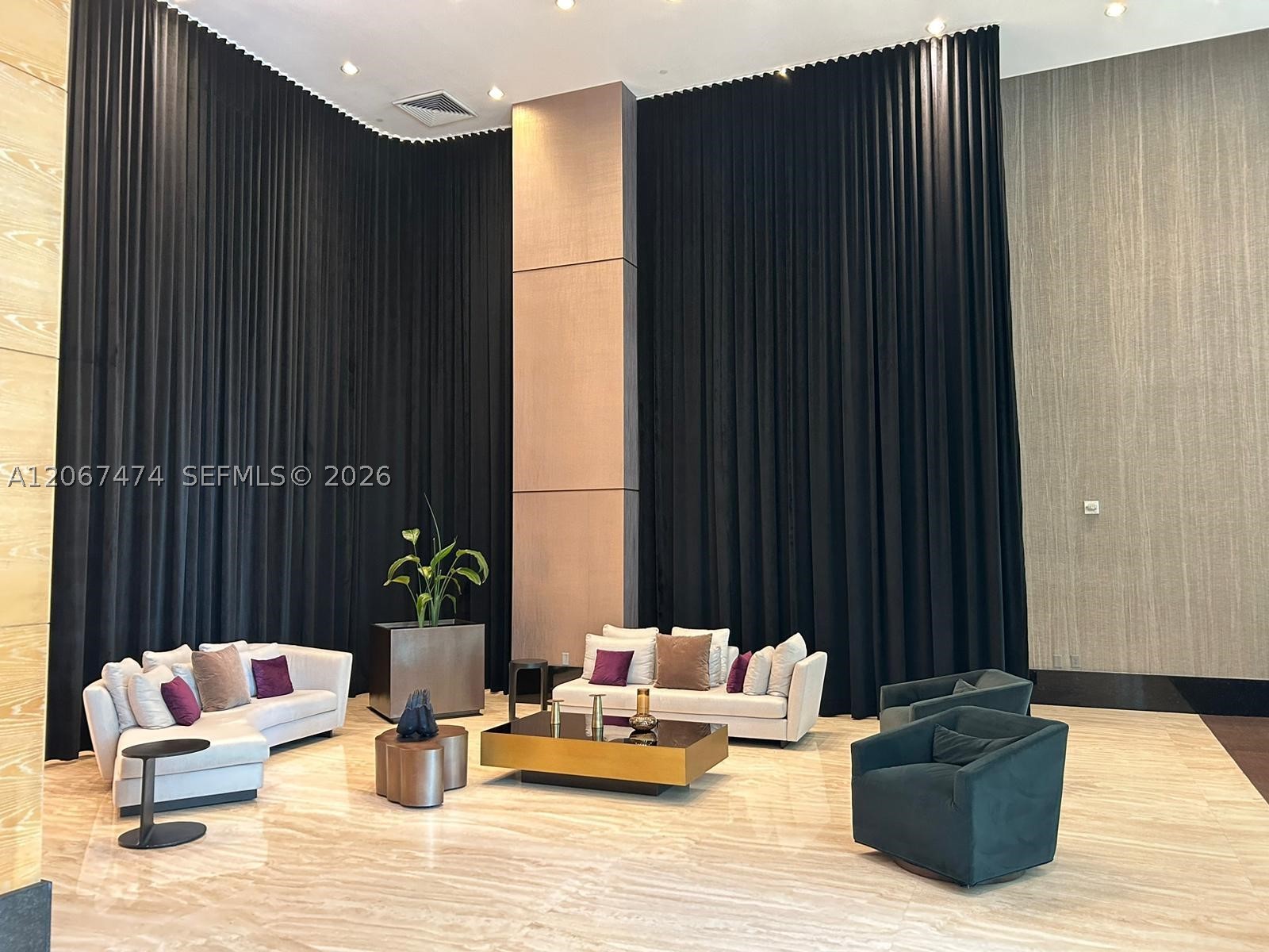 image The Plaza on Brickell East3