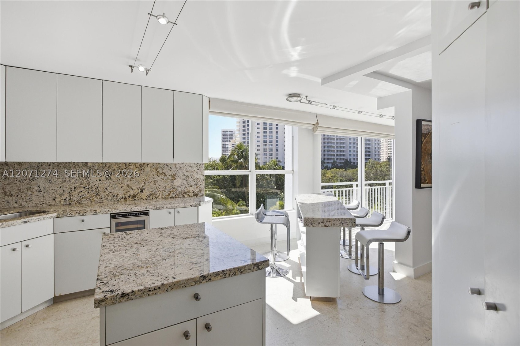 613 Ocean Dr #5D Key Biscayne, FL 33149