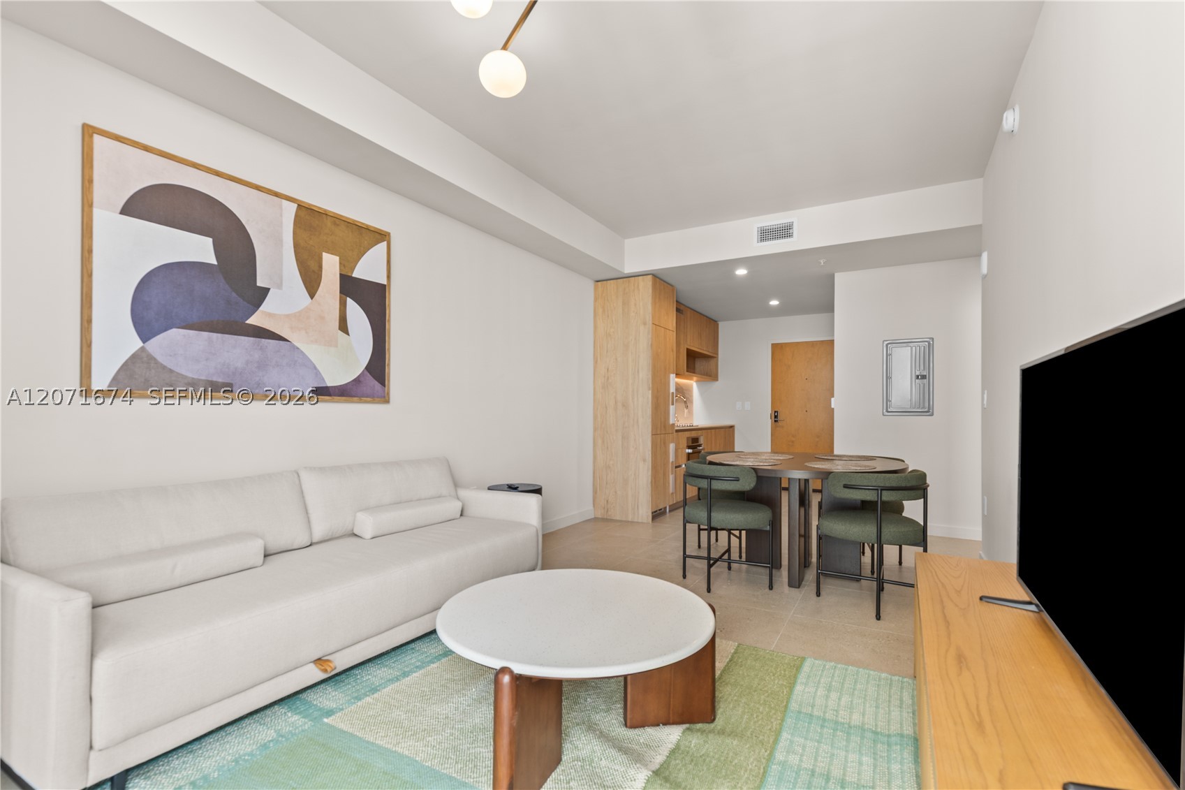 11 NE 6th St #3213