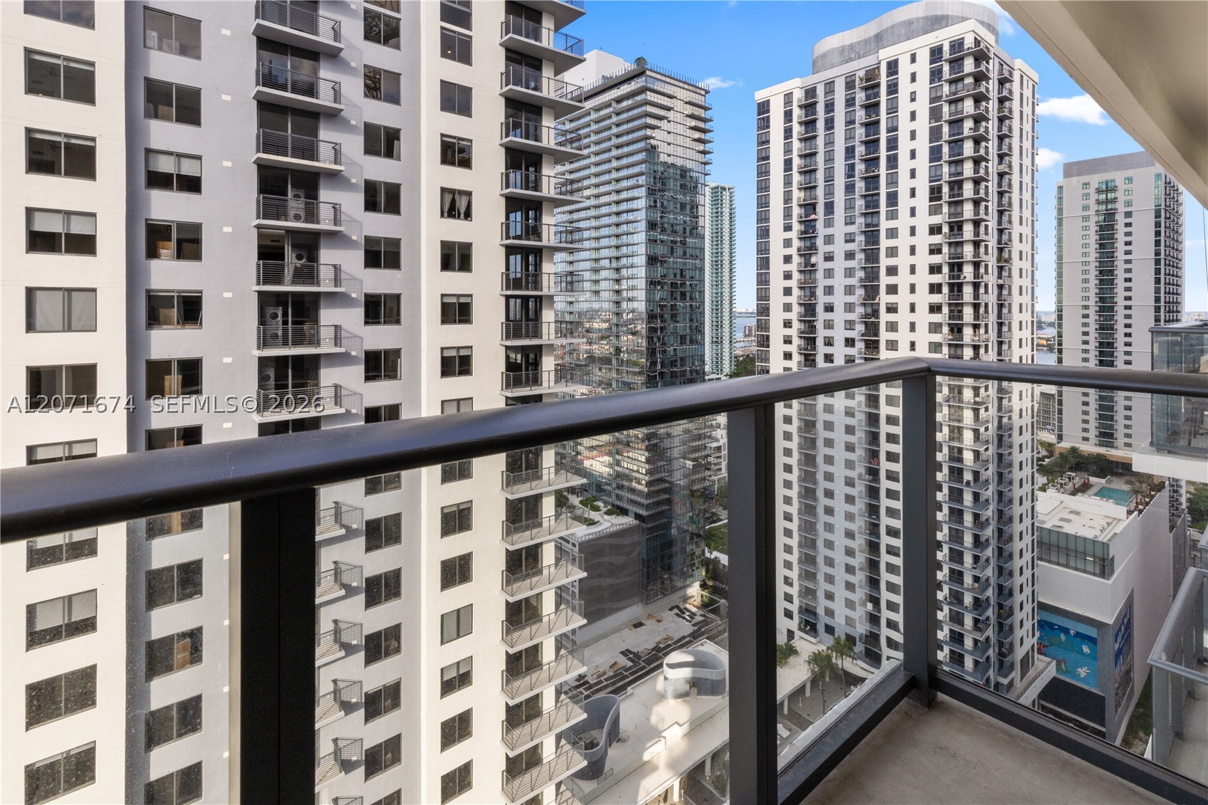 11 NE 6th St #3213 Miami, FL 33132
