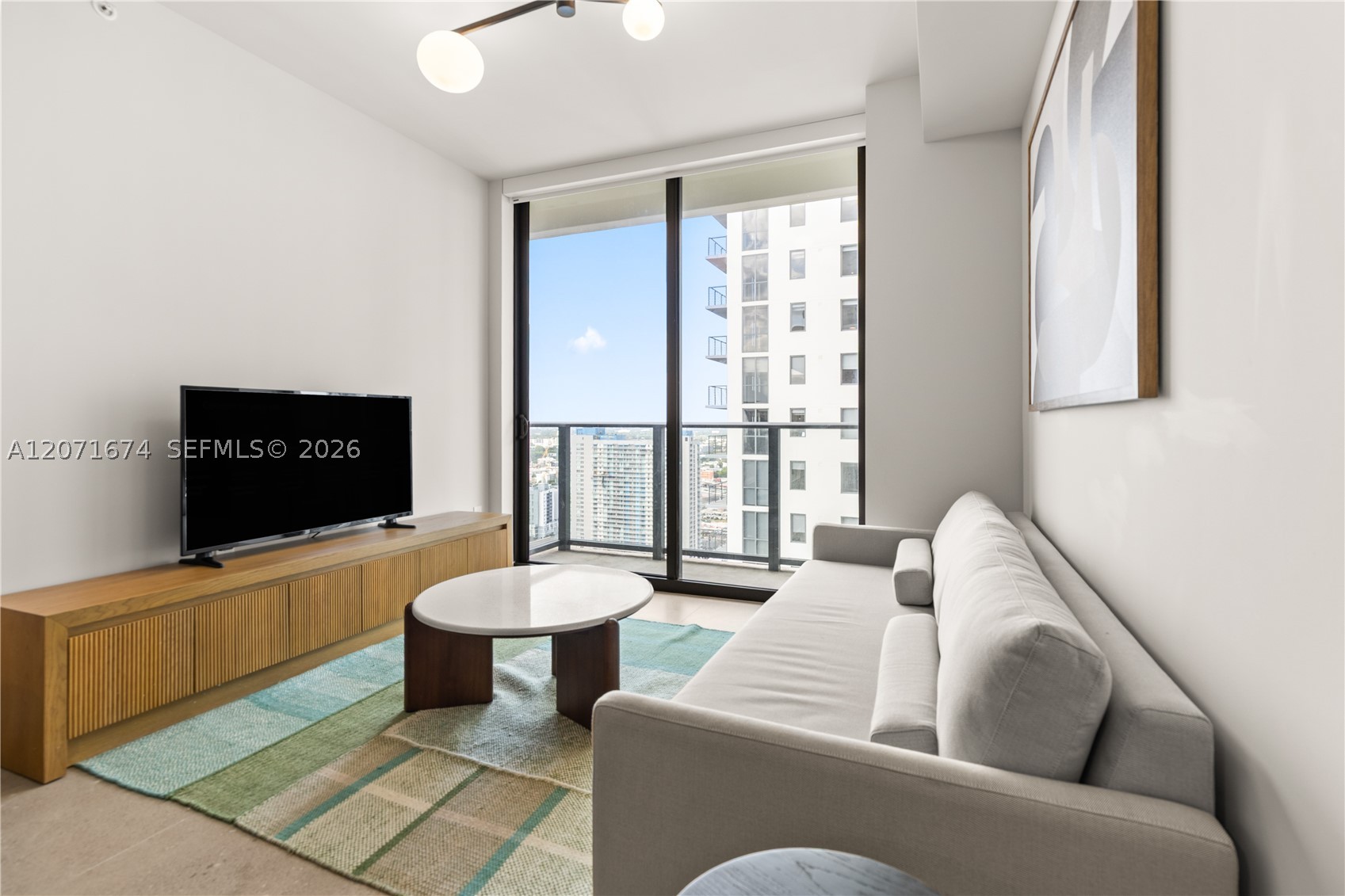 11 NE 6th St #3213 Miami, FL 33132