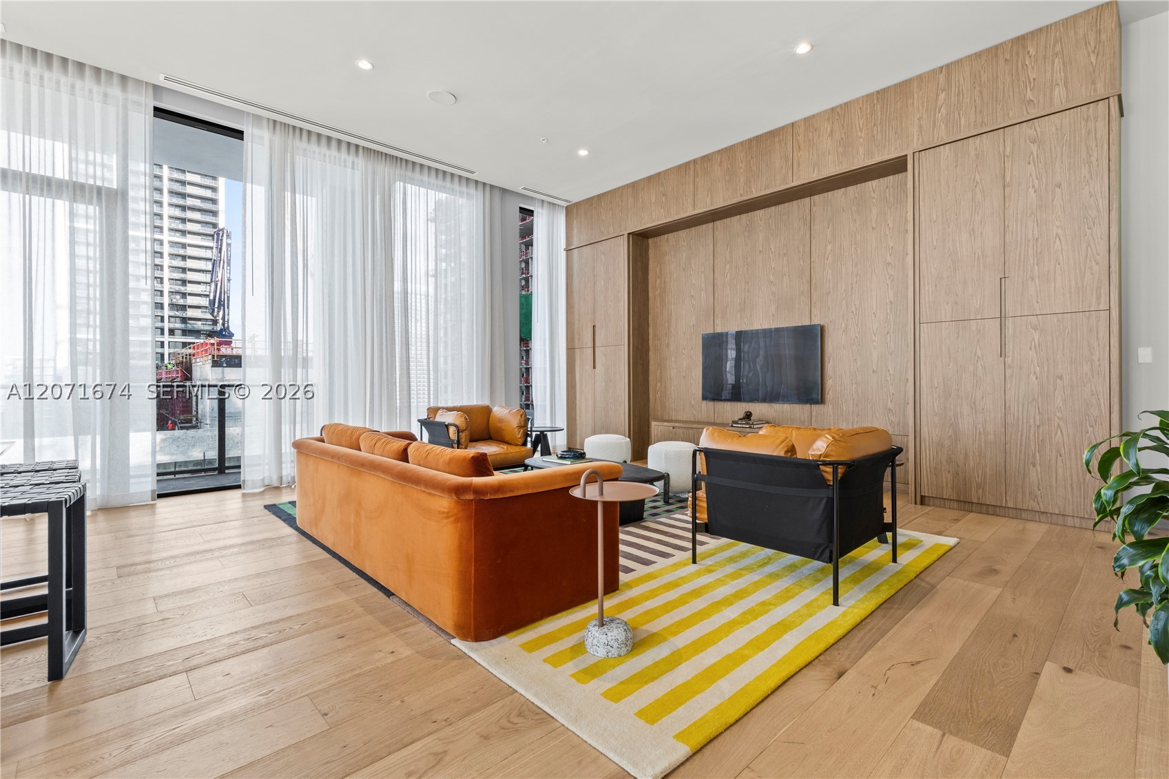 11 NE 6th St #3213 Miami, FL 33132