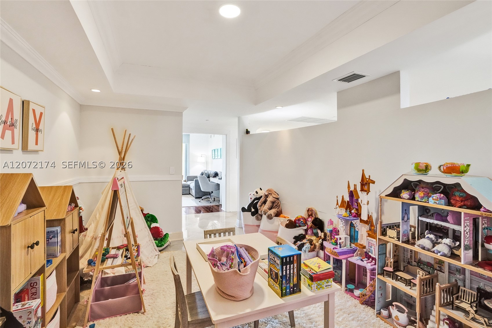 765 Crandon Blvd #603 Key Biscayne, FL 33149