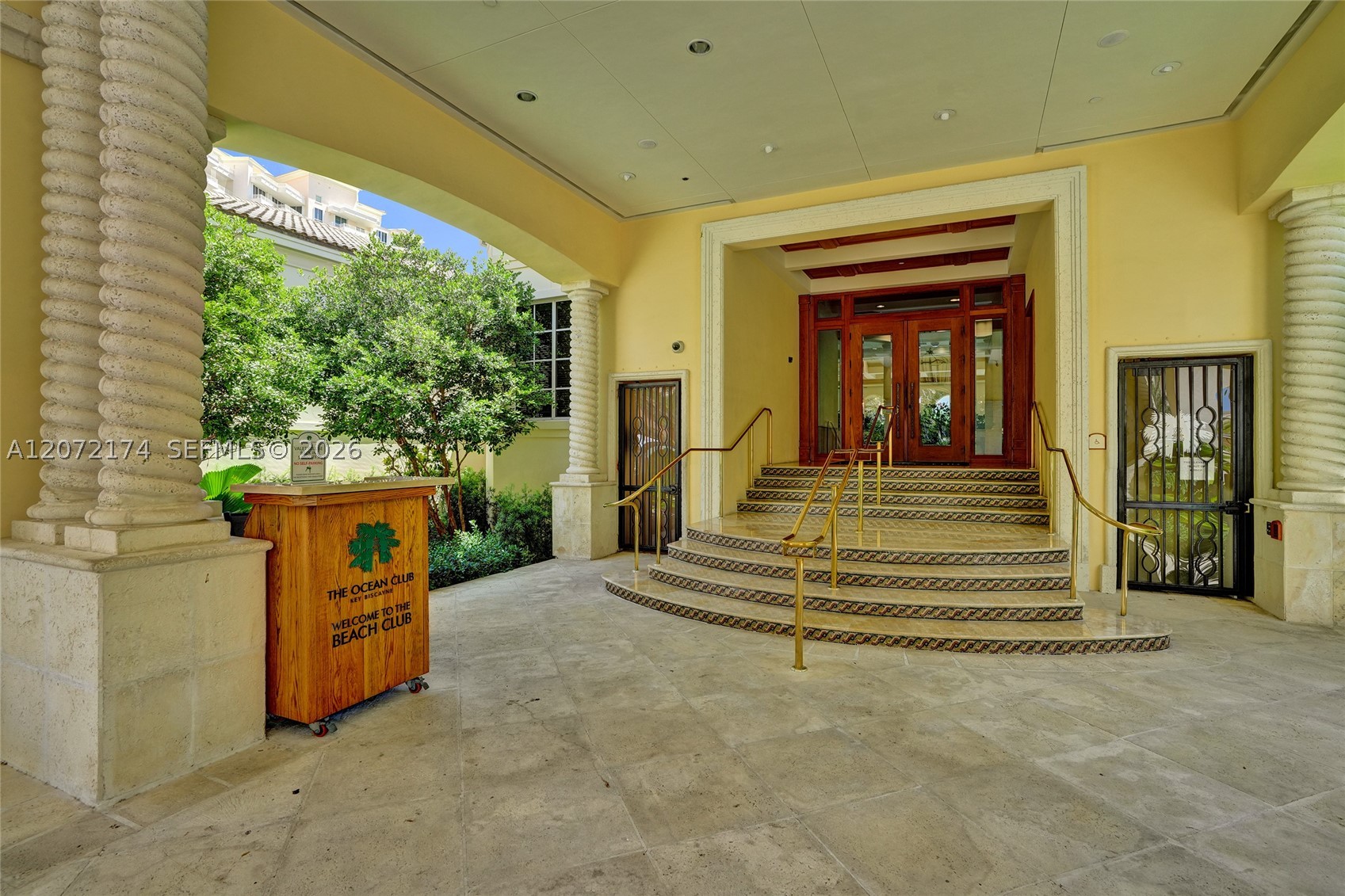 765 Crandon Blvd #603 Key Biscayne, FL 33149