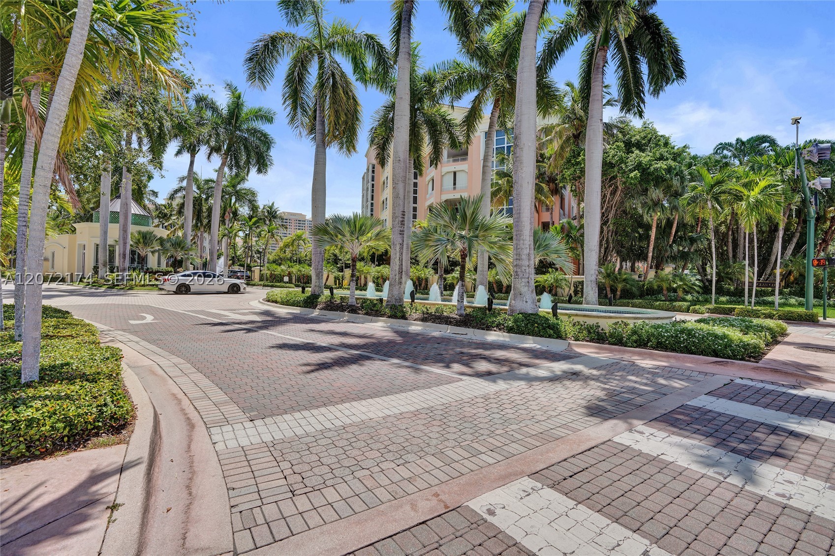 765 Crandon Blvd #603 Key Biscayne, FL 33149