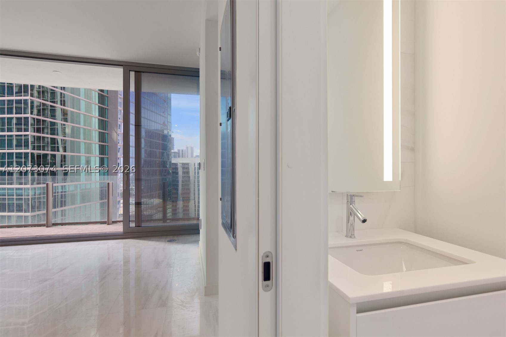 300 Biscayne Blvd Way #2608W Miami, FL 33131