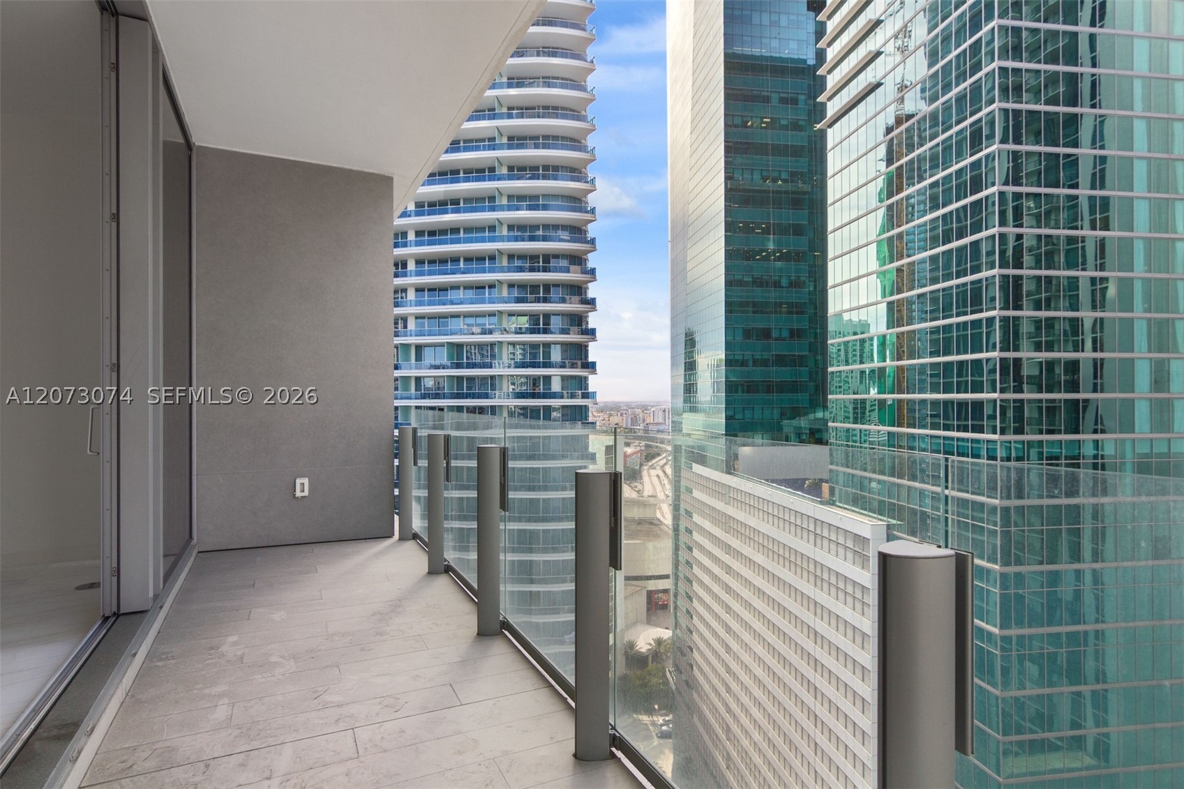 300 Biscayne Blvd Way #2608W Miami, FL 33131
