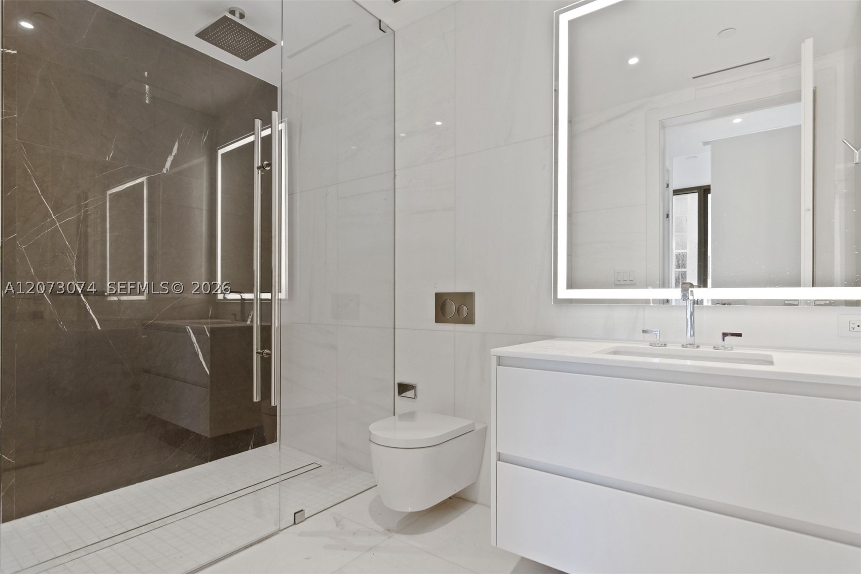 300 Biscayne Blvd Way #2608W Miami, FL 33131
