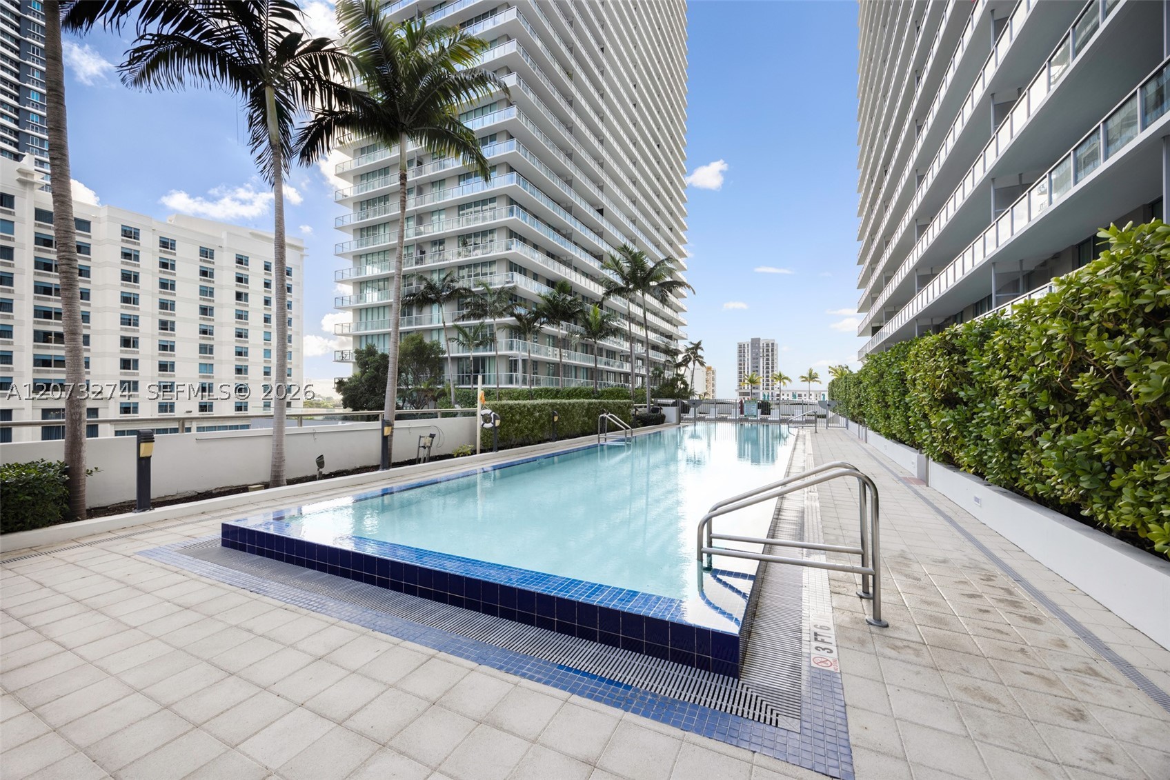 79 SW 12th St #PH3904-S Miami, FL 33130