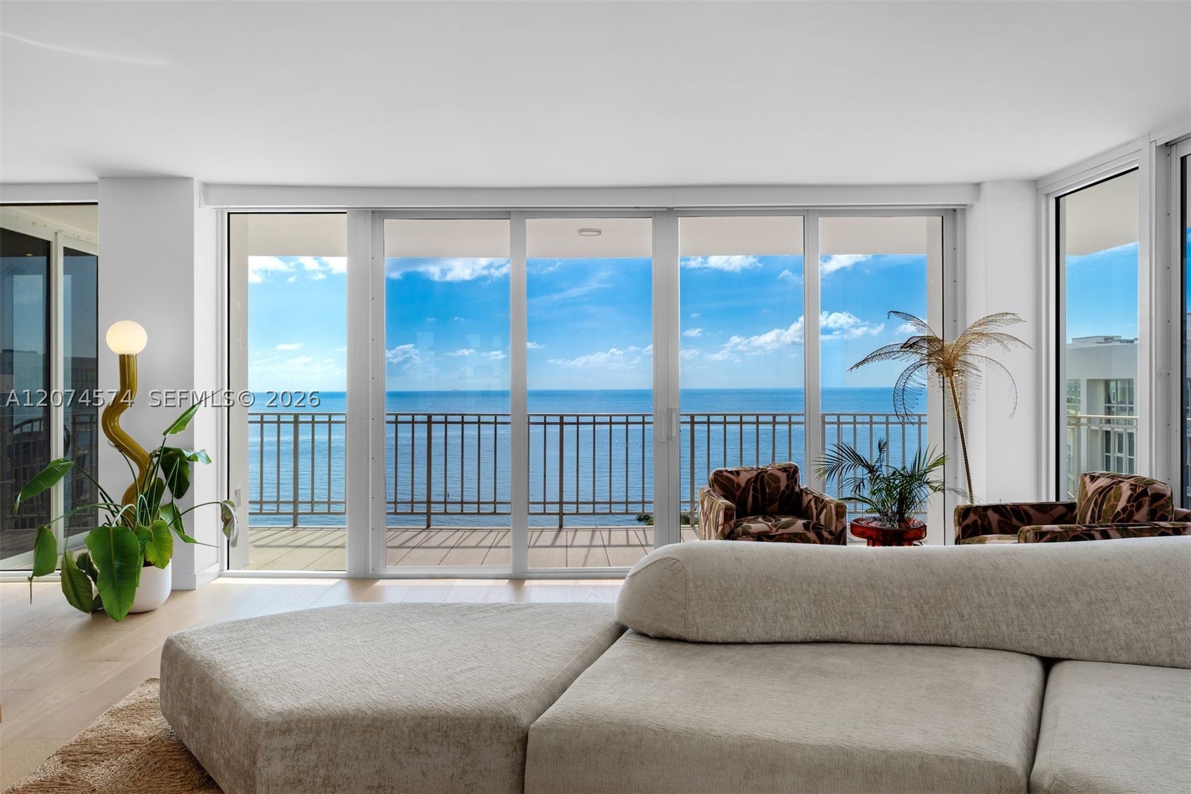 881 Ocean Dr #10A