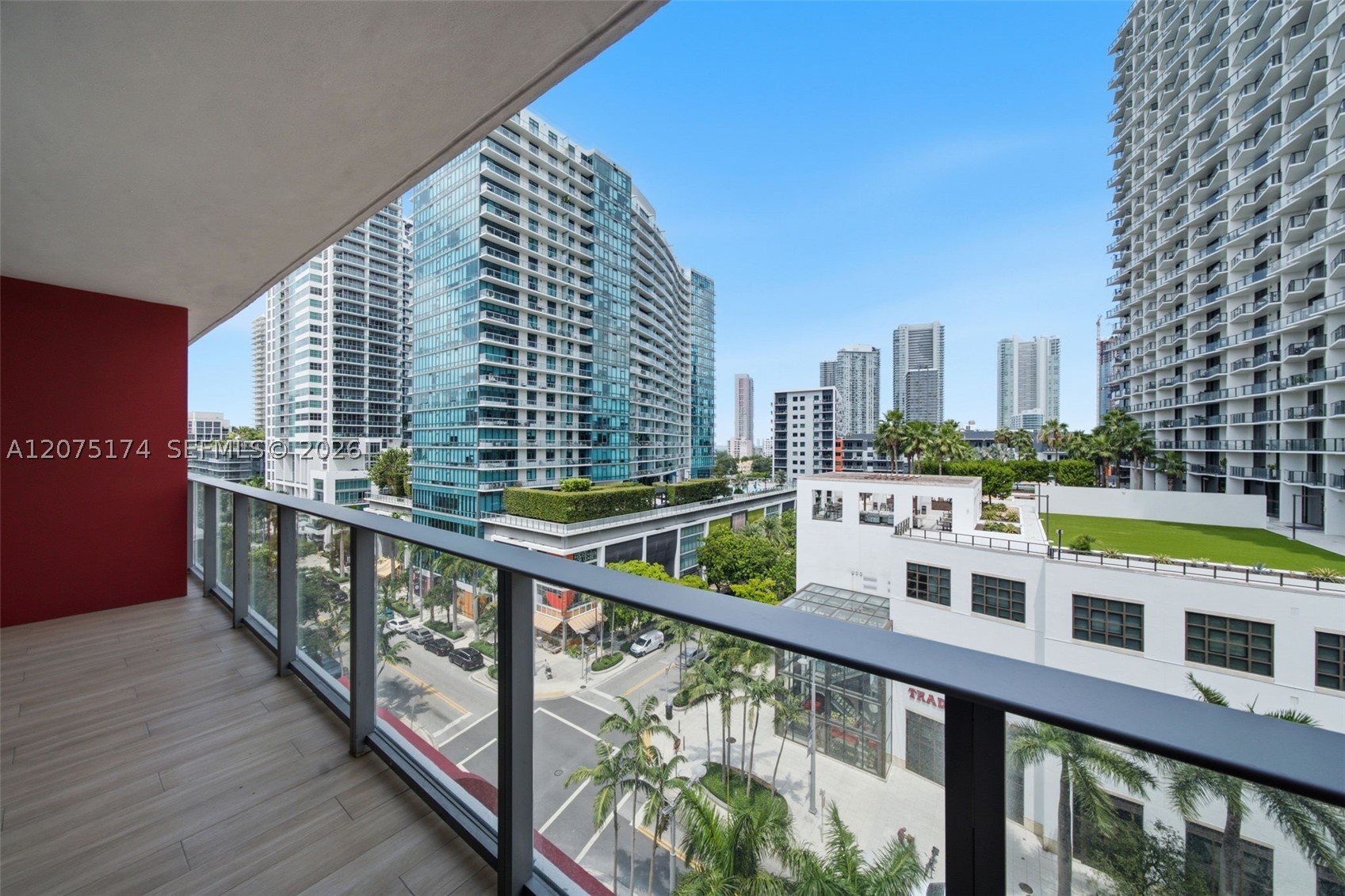 90 NE 32nd St #811 Miami, FL 33137