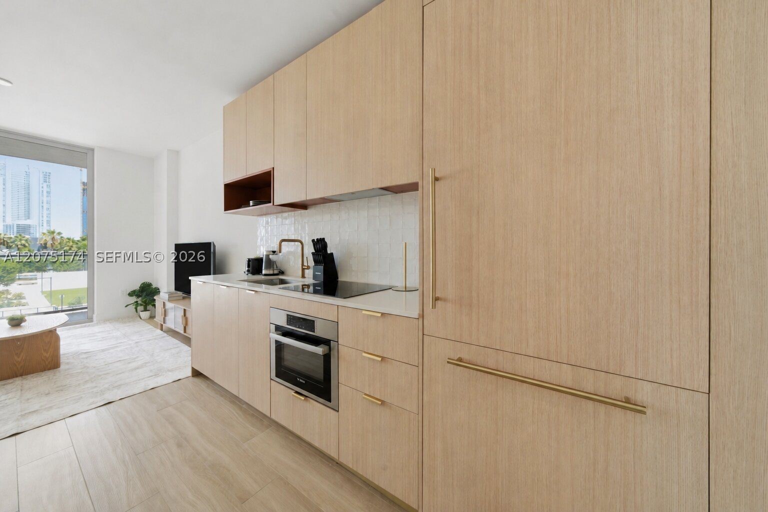 90 NE 32nd St #811 Miami, FL 33137