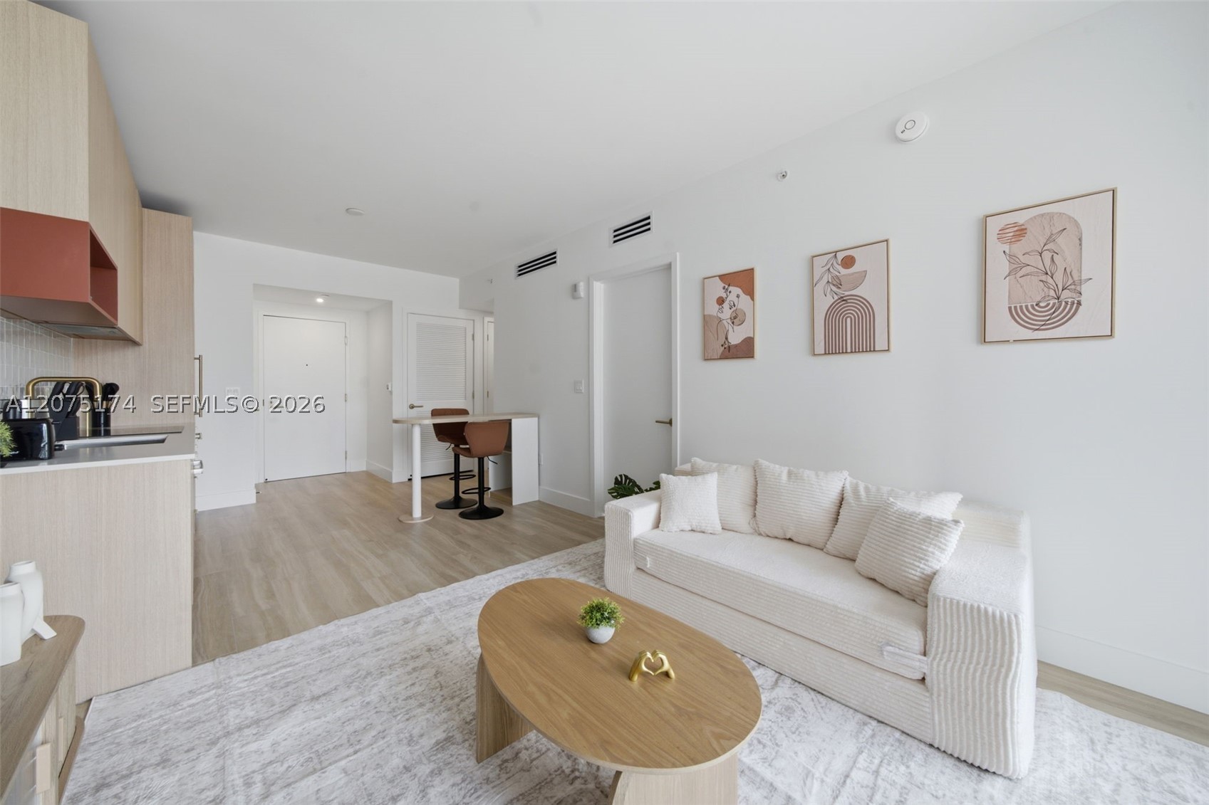 90 NE 32nd St #811 Miami, FL 33137