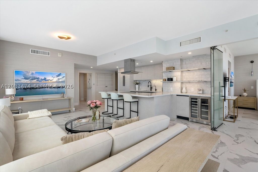 6899 Collins Ave #1008 Miami Beach, FL 33141