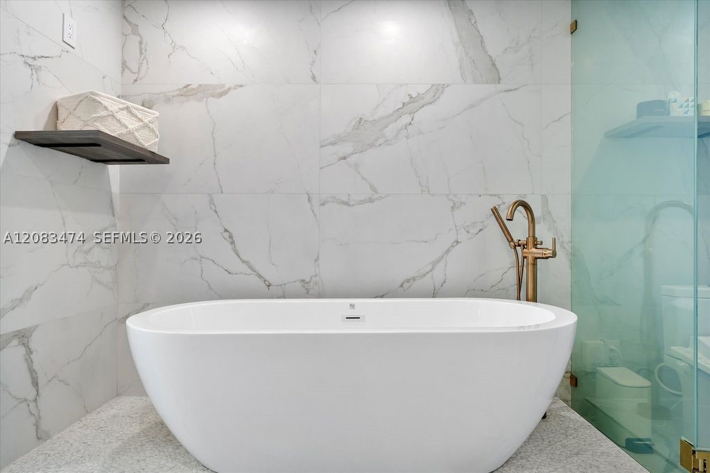 6899 Collins Ave #1008 Miami Beach, FL 33141