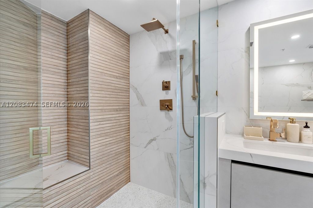 6899 Collins Ave #1008 Miami Beach, FL 33141