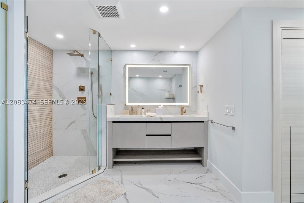 6899 Collins Ave #1008 Miami Beach, FL 33141