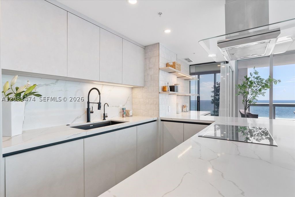 6899 Collins Ave #1008 Miami Beach, FL 33141