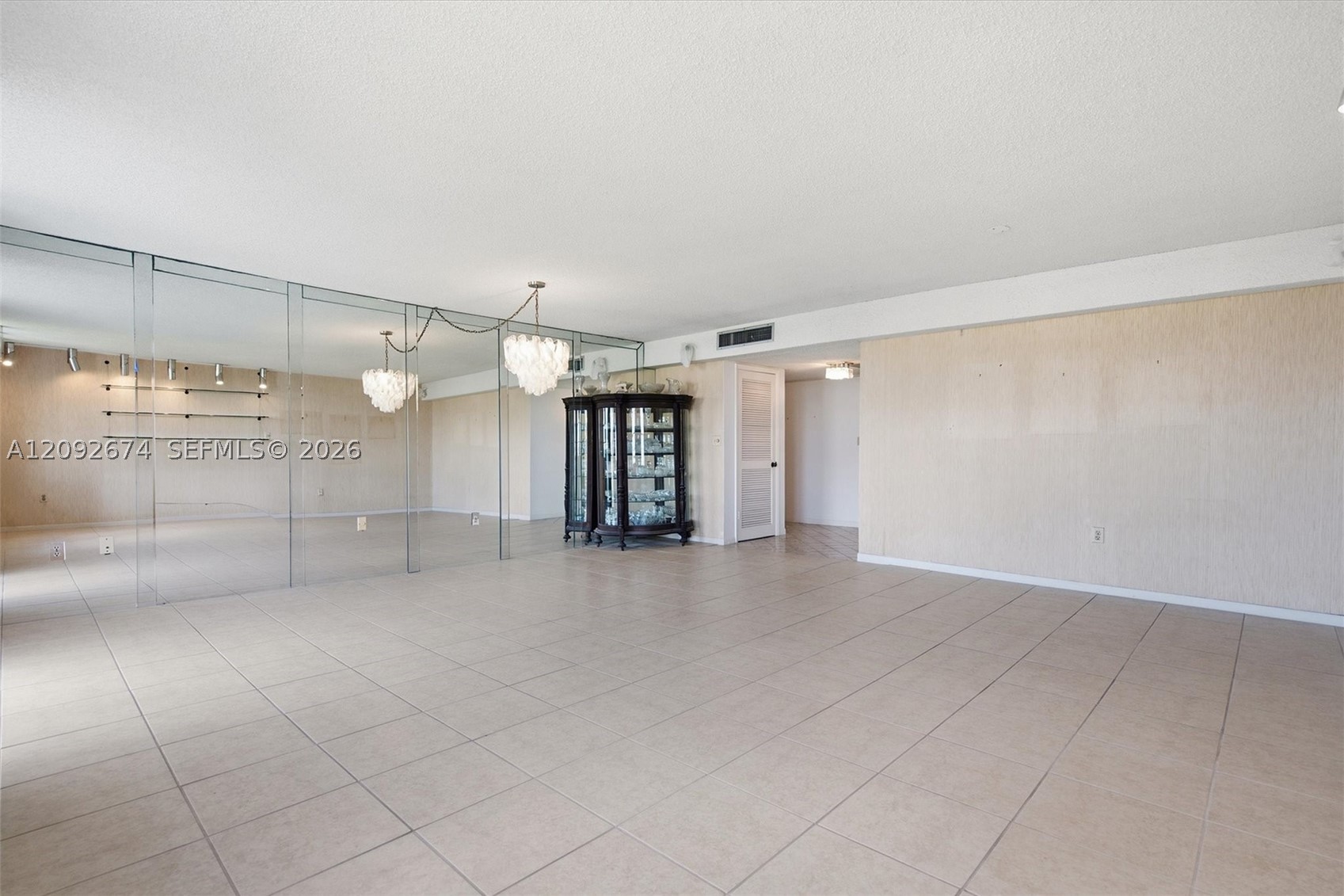 image Ten Thousand Plaza5