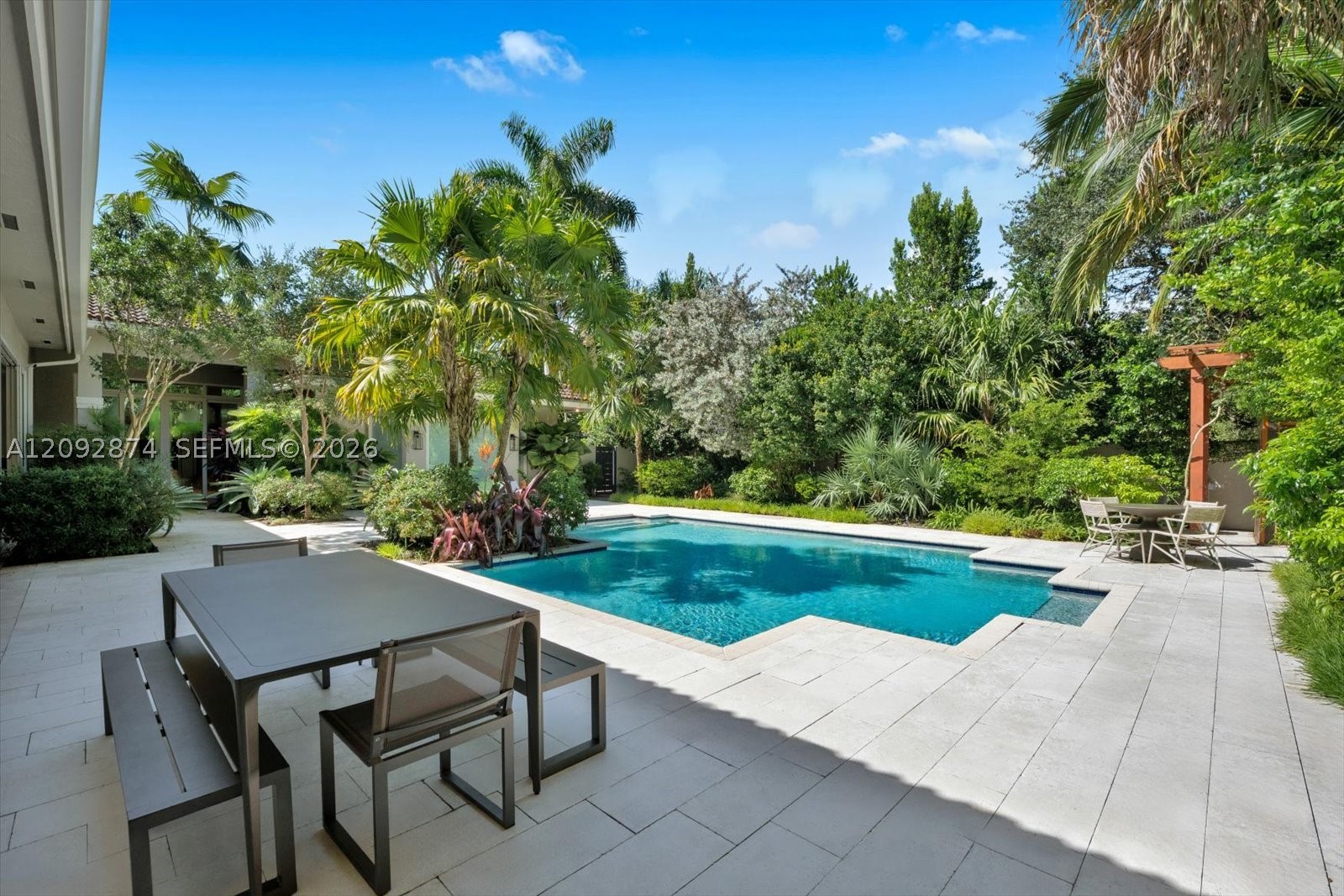 4801 SW 74th Ter Miami, FL 33143