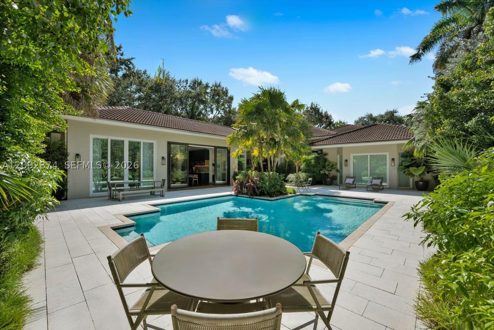 4801 SW 74th Ter Miami, FL 33143