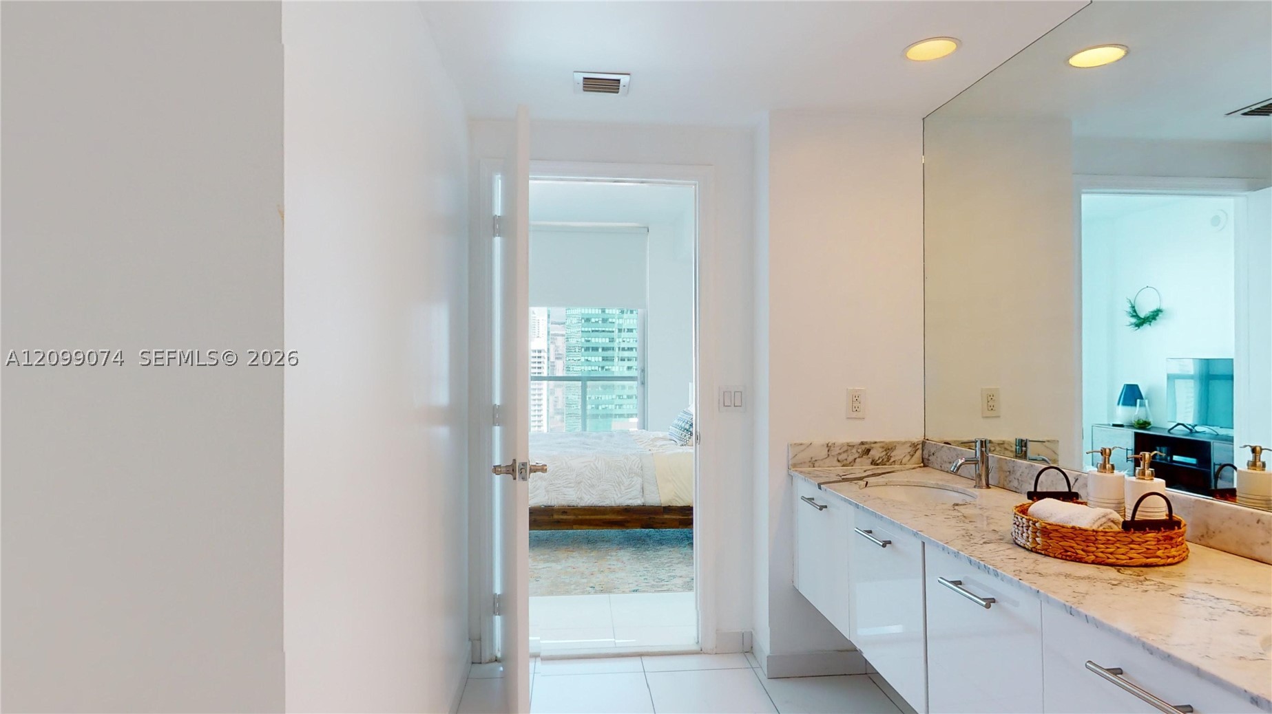 image 500 Brickell East24