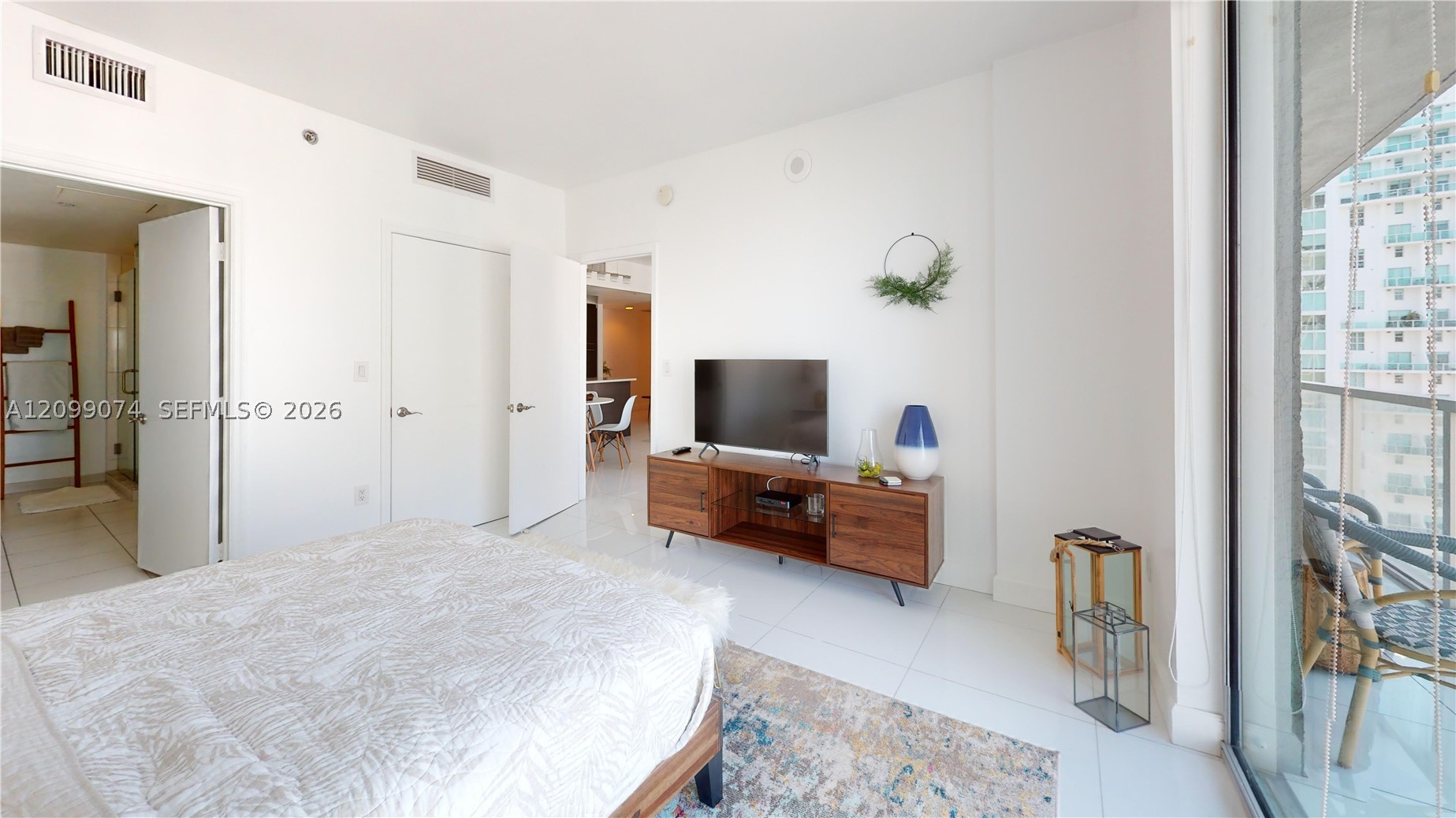 image 500 Brickell East25