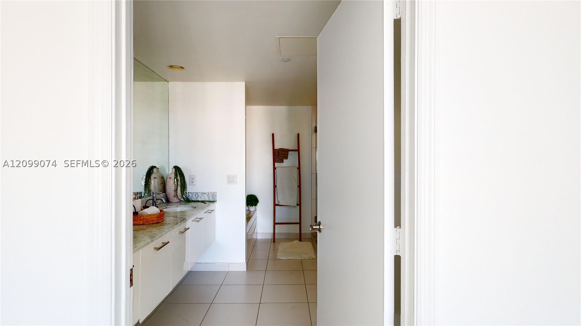 image 500 Brickell East27