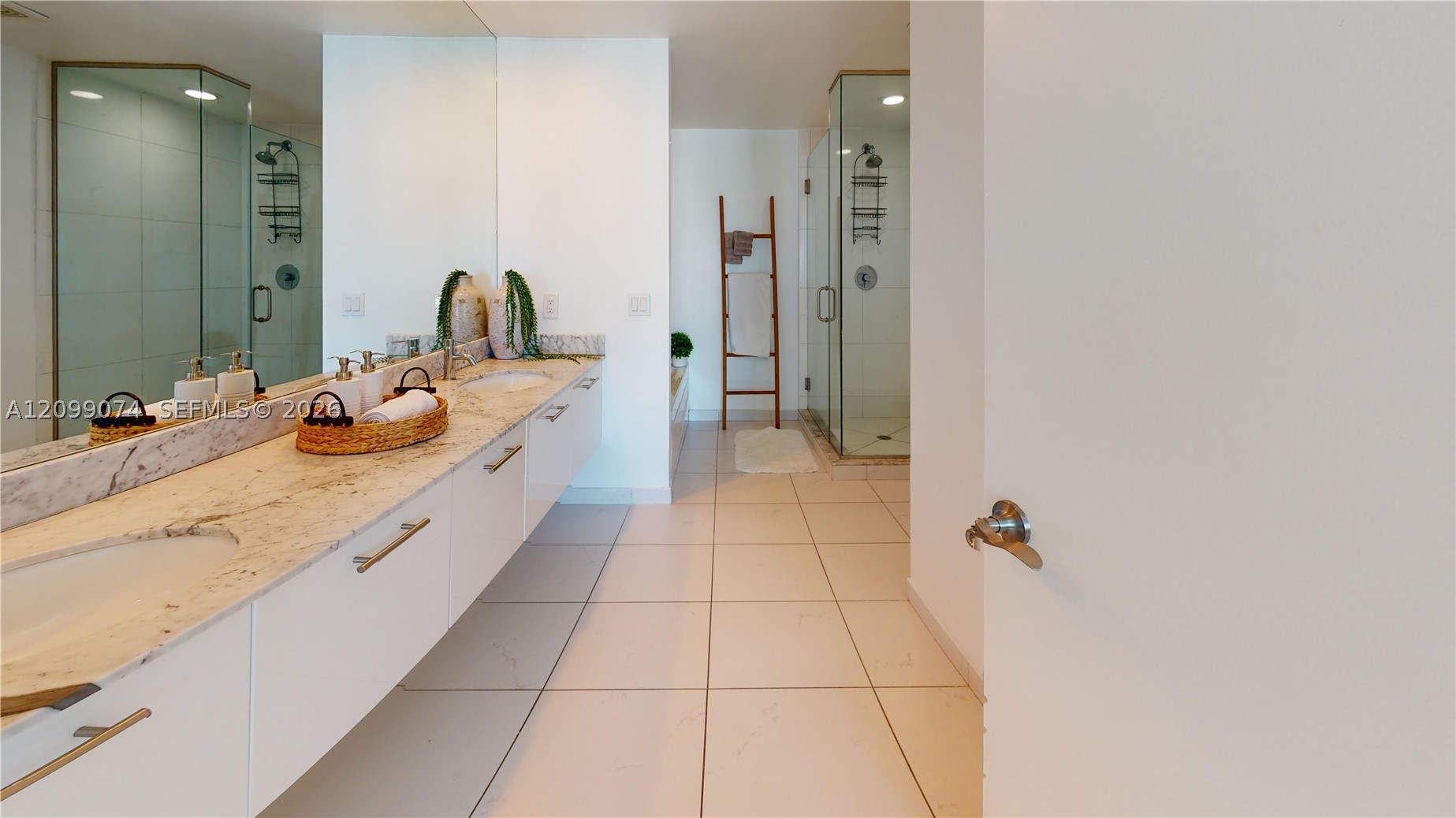 image 500 Brickell East28