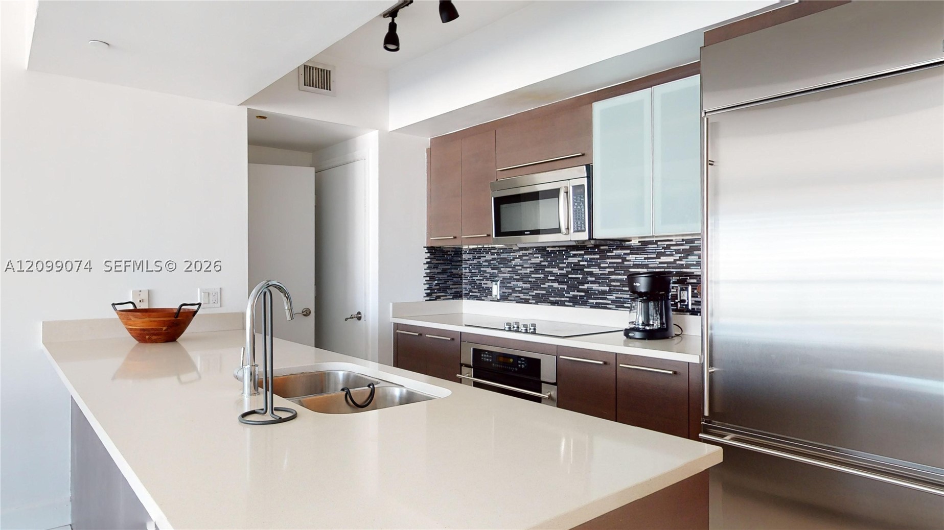 image 500 Brickell East7