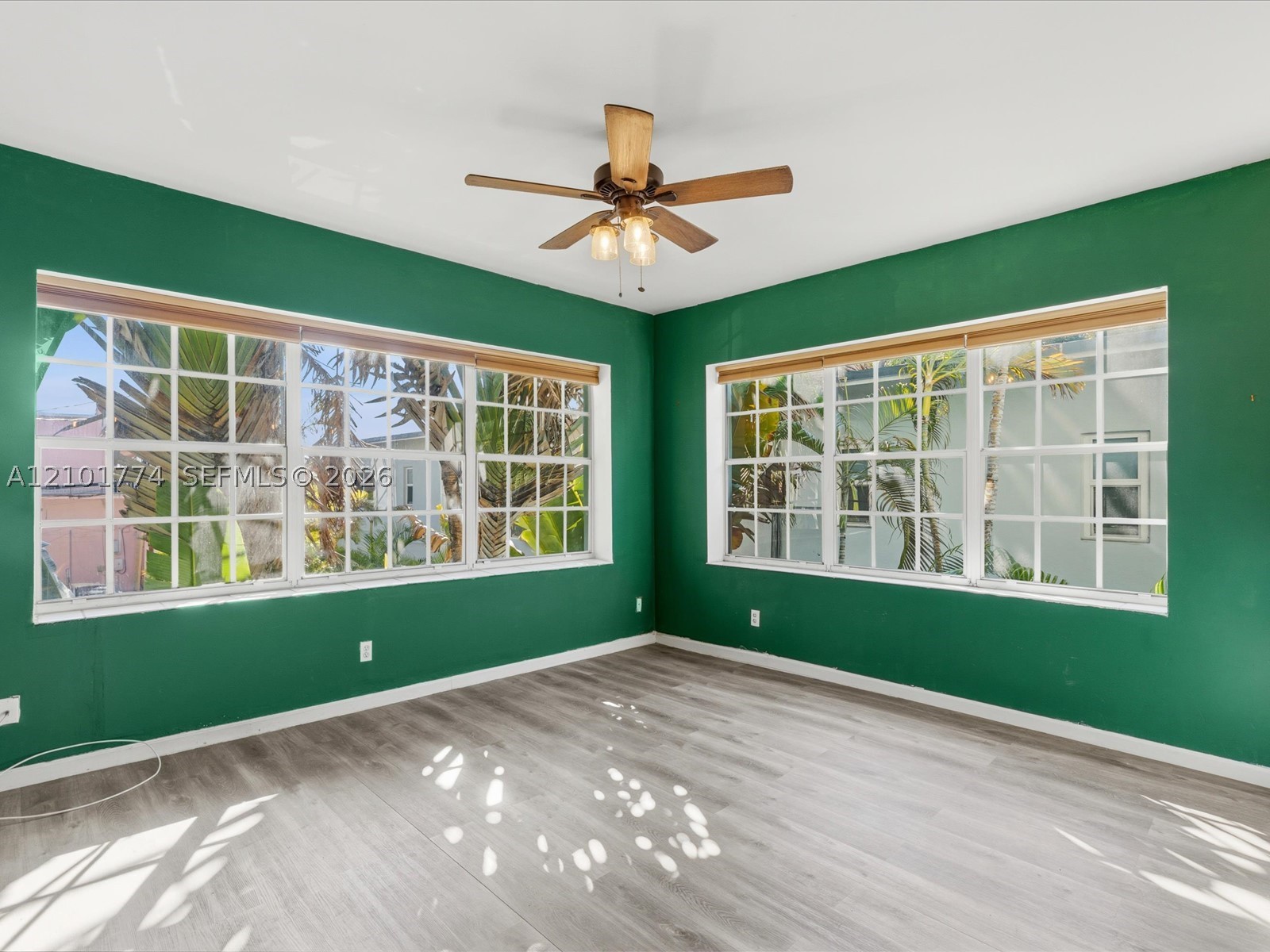 1523 West Ave #202
