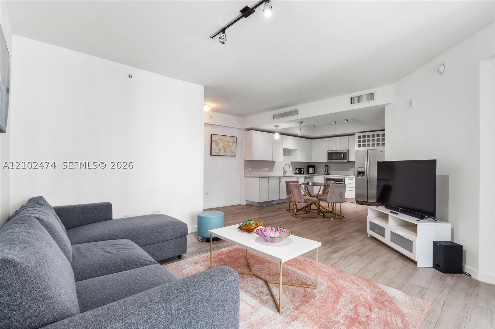 image Nine at Mary Brickell Village0