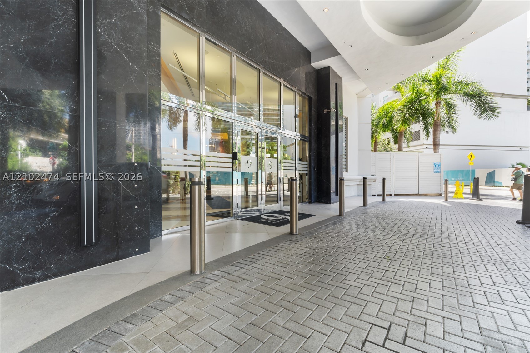 image Nine at Mary Brickell Village25