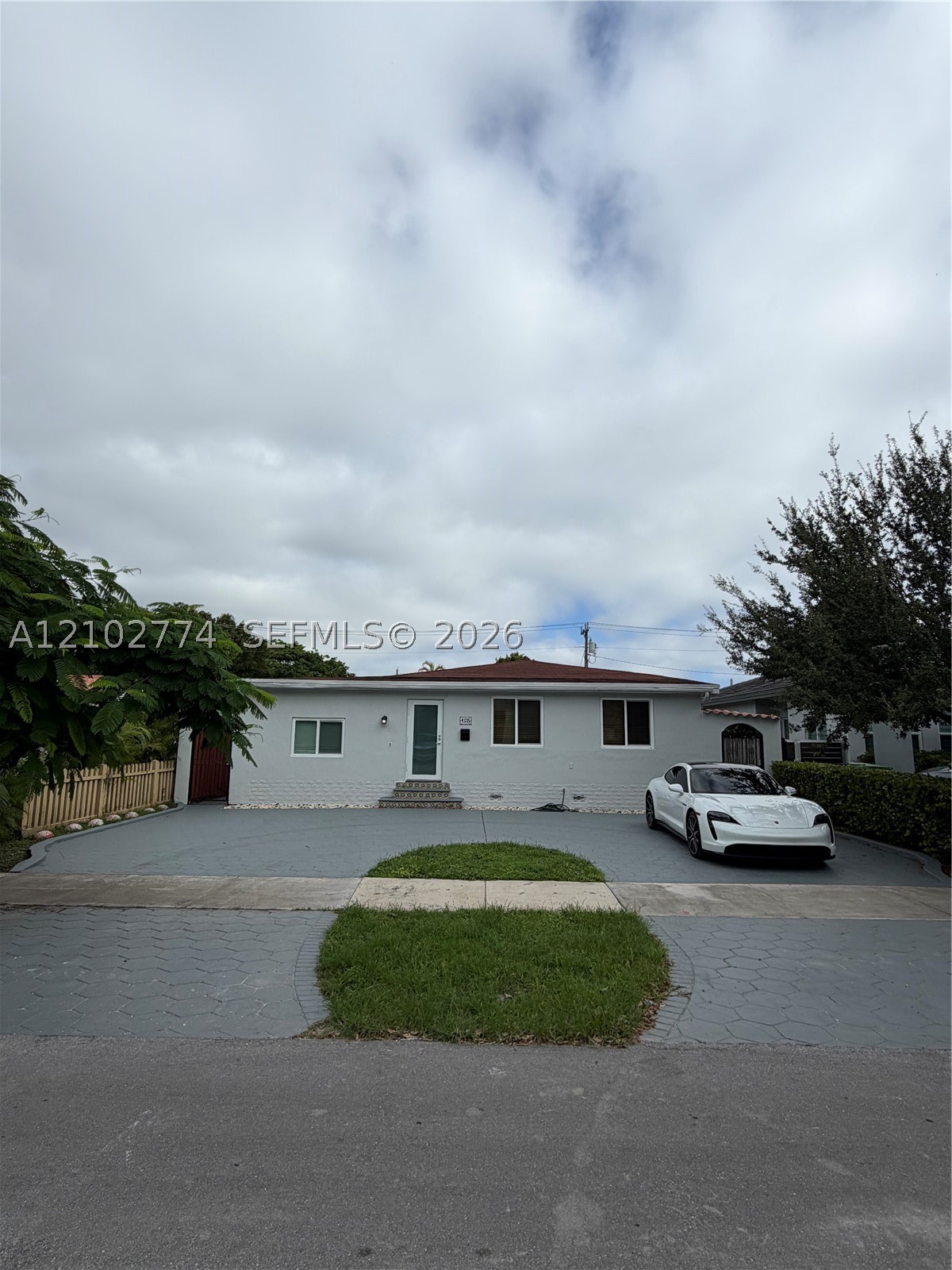 4335 SW 10th St
