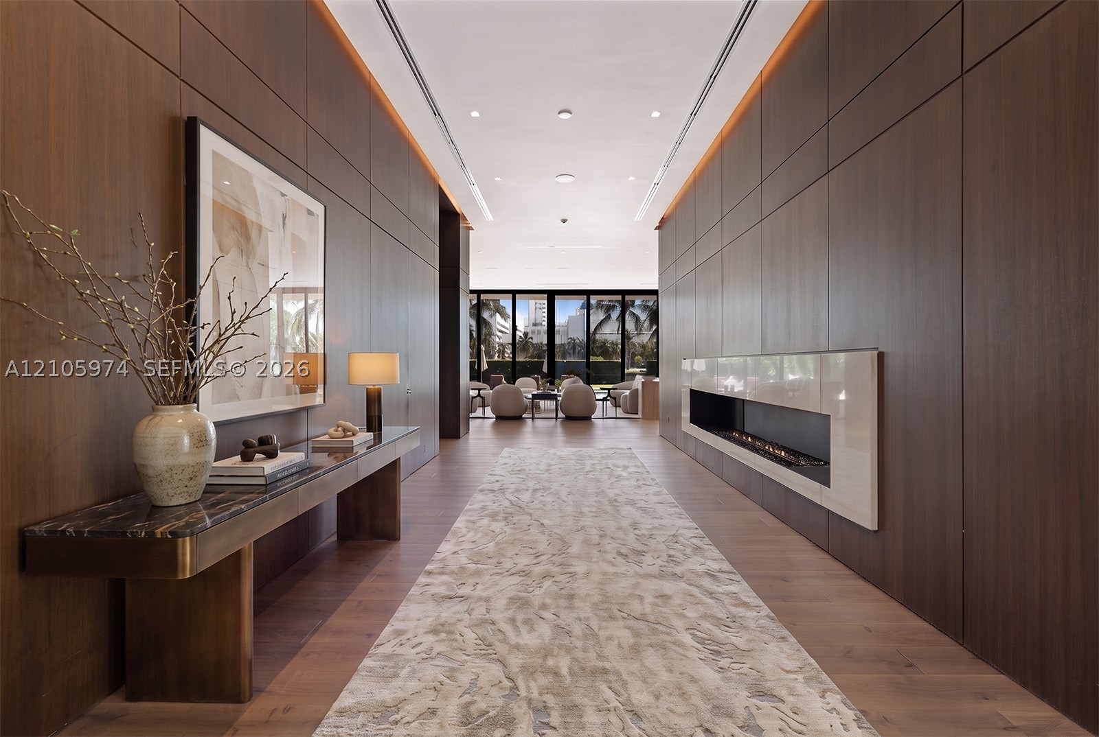 4395 Pine Tree Dr Miami Beach, FL 33140