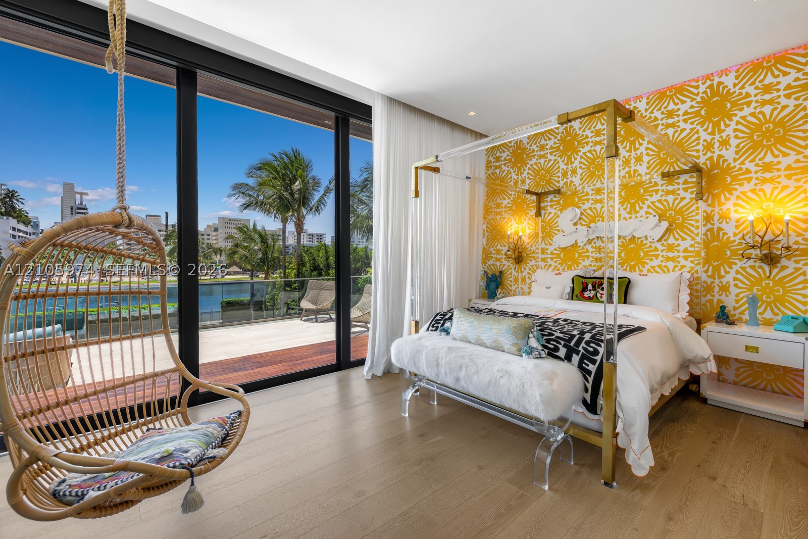 4395 Pine Tree Dr Miami Beach, FL 33140