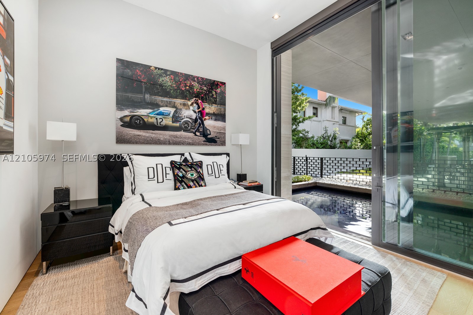 4395 Pine Tree Dr Miami Beach, FL 33140