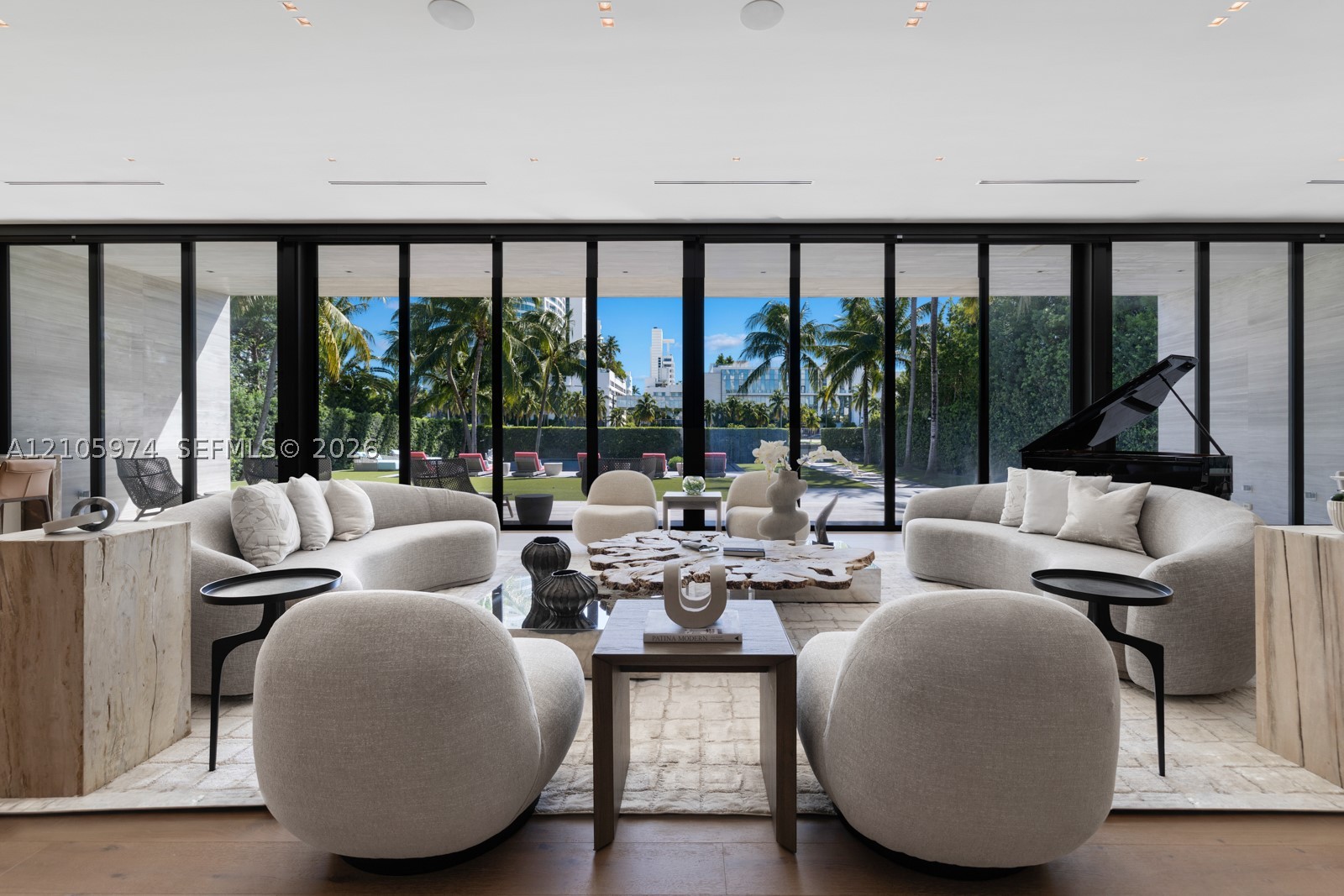 4395 Pine Tree Dr Miami Beach, FL 33140