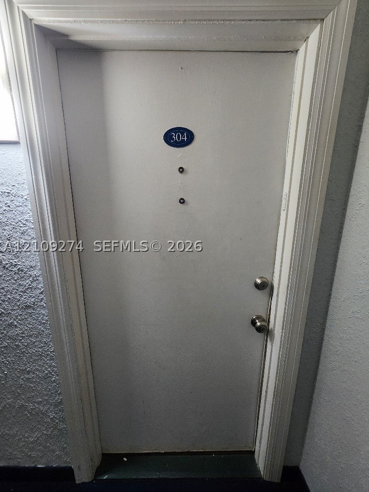 2016 Bay Dr #304