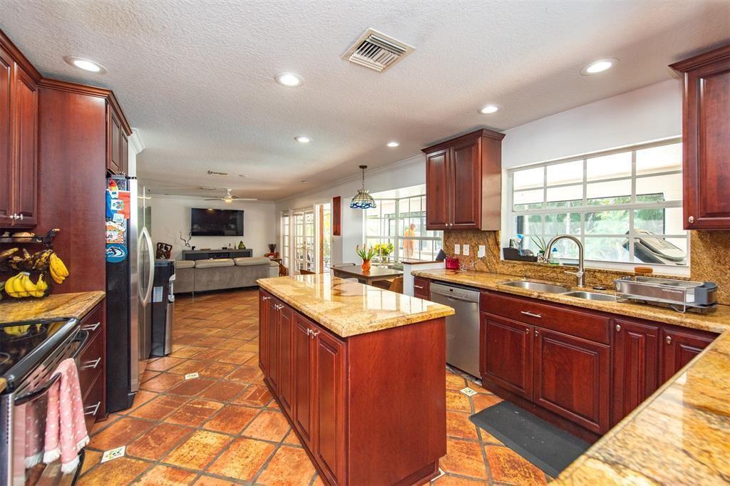 11650 SW 1st Plantation, FL 33325