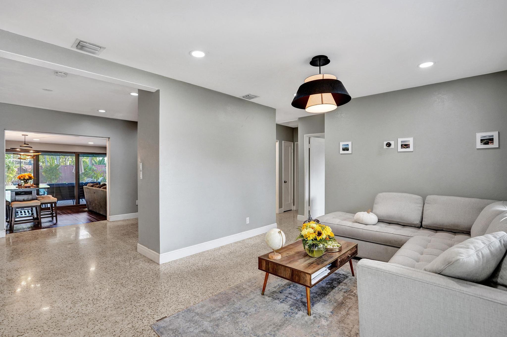 1728 NE 17th Fort Lauderdale, FL 33305