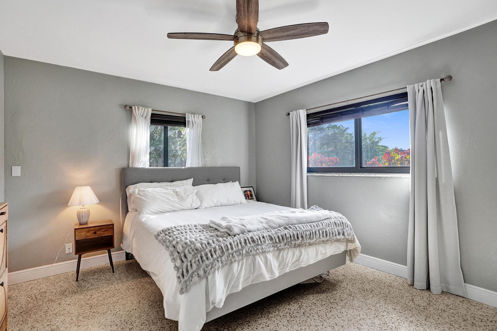 1728 NE 17th Fort Lauderdale, FL 33305