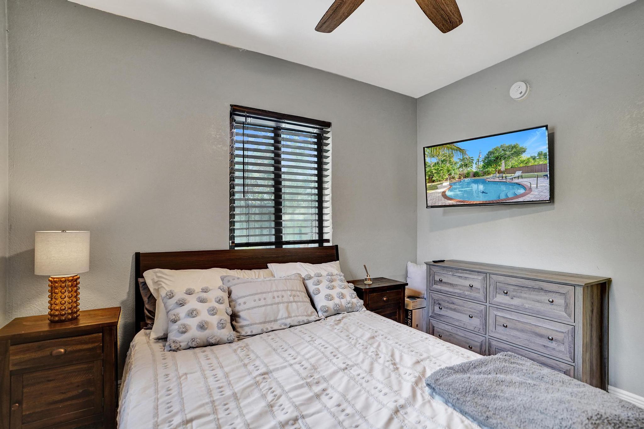 1728 NE 17th Fort Lauderdale, FL 33305