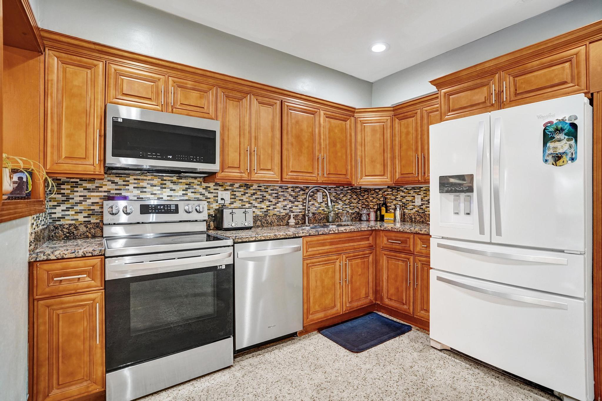 1728 NE 17th Fort Lauderdale, FL 33305