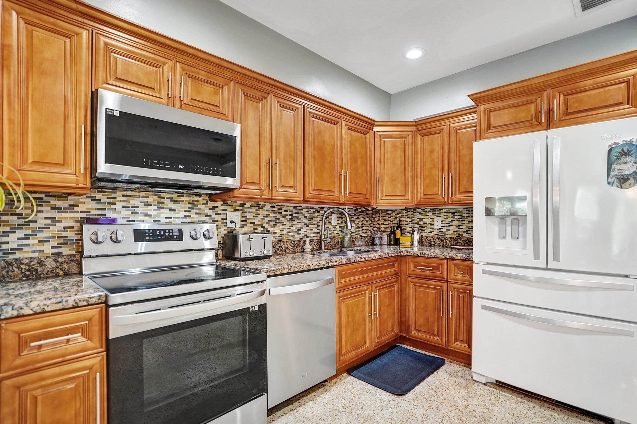 1728 NE 17th Fort Lauderdale, FL 33305